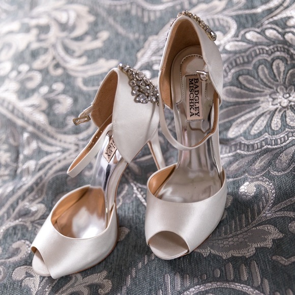 Badgley Mischka Dawn Peep Toe Heels 